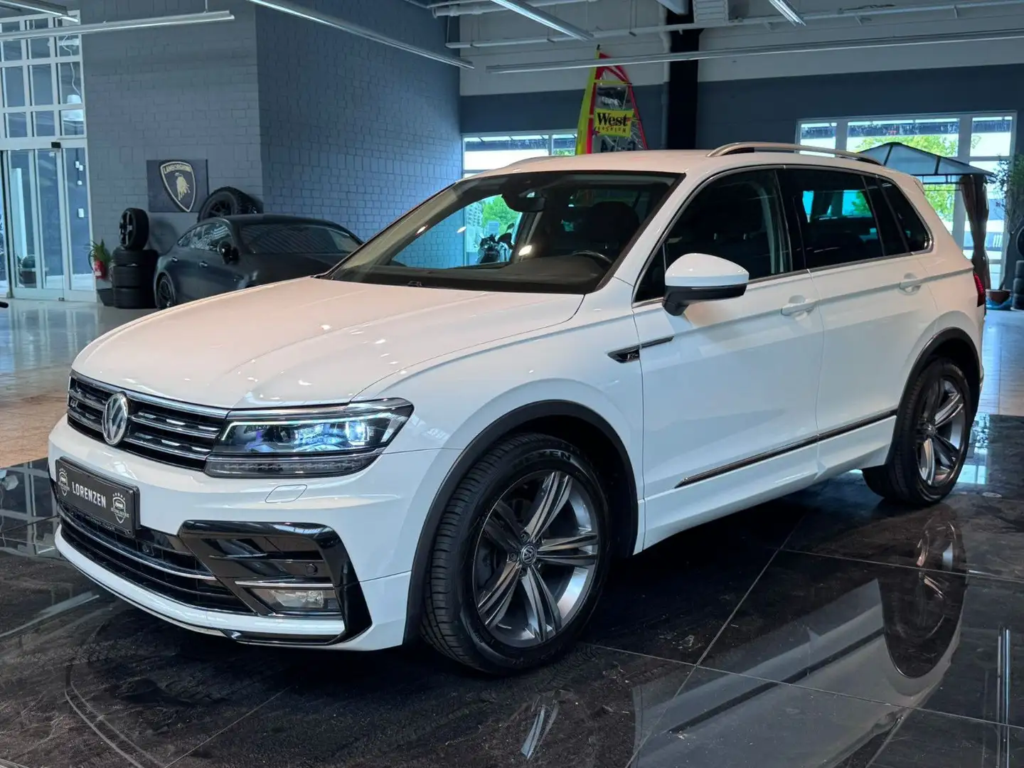 Volkswagen Tiguan Highline R-Line DSG Virtual ACC LED Audio Wit - 1