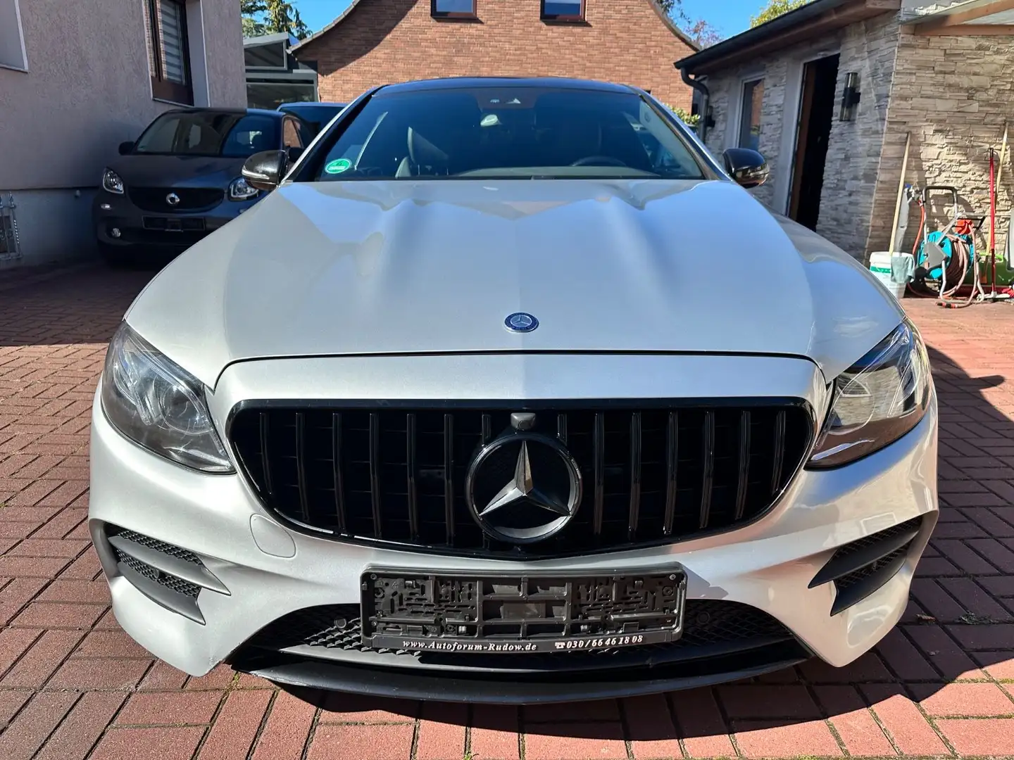 Mercedes-Benz E 200 Coupe AMG STERNEHIMMEL+BURMESTER+WIDESCREE Silber - 2