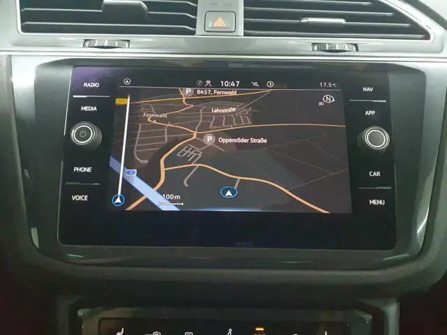 Volkswagen Tiguan view 12