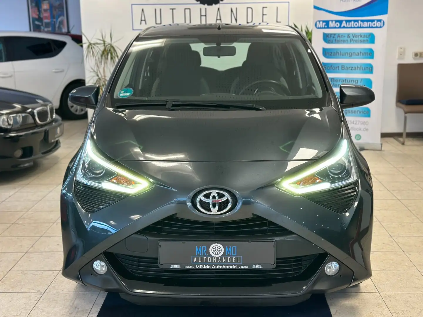 Toyota AYGO x-play Connect°2.Hand°°Allwetter°Tüv°Top Gris - 1