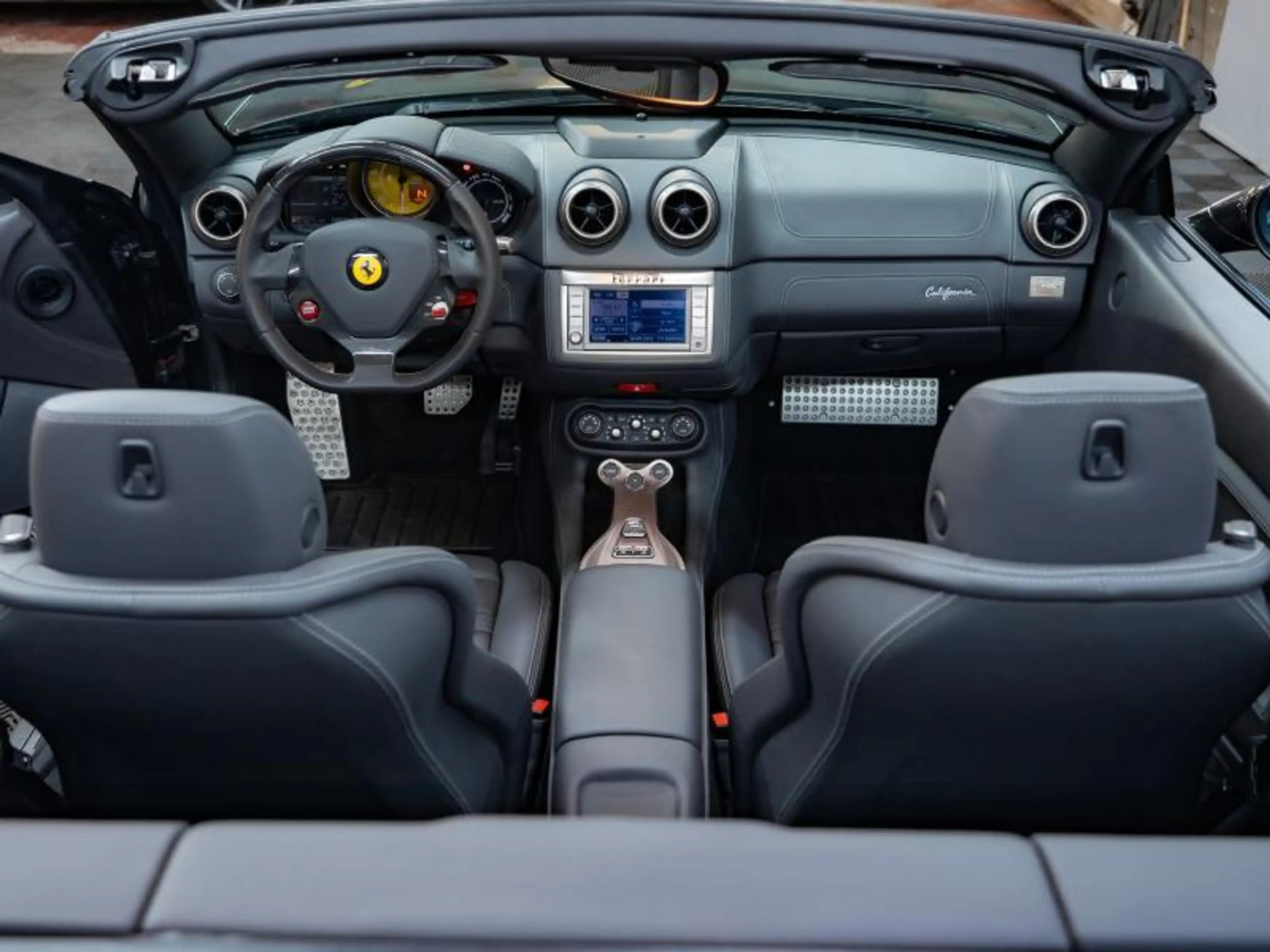 Ferrari California — photo 10