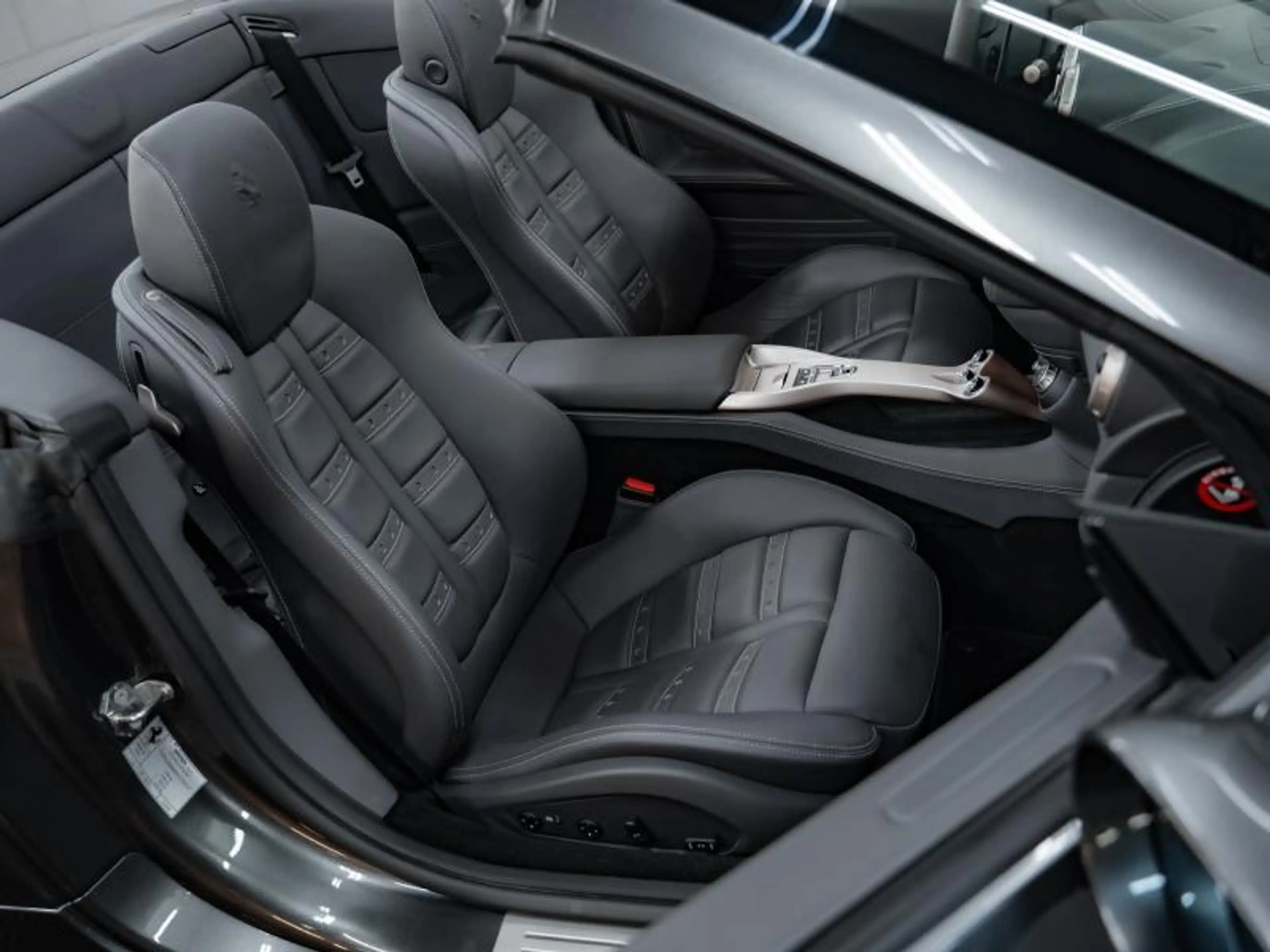 Ferrari California — photo 13