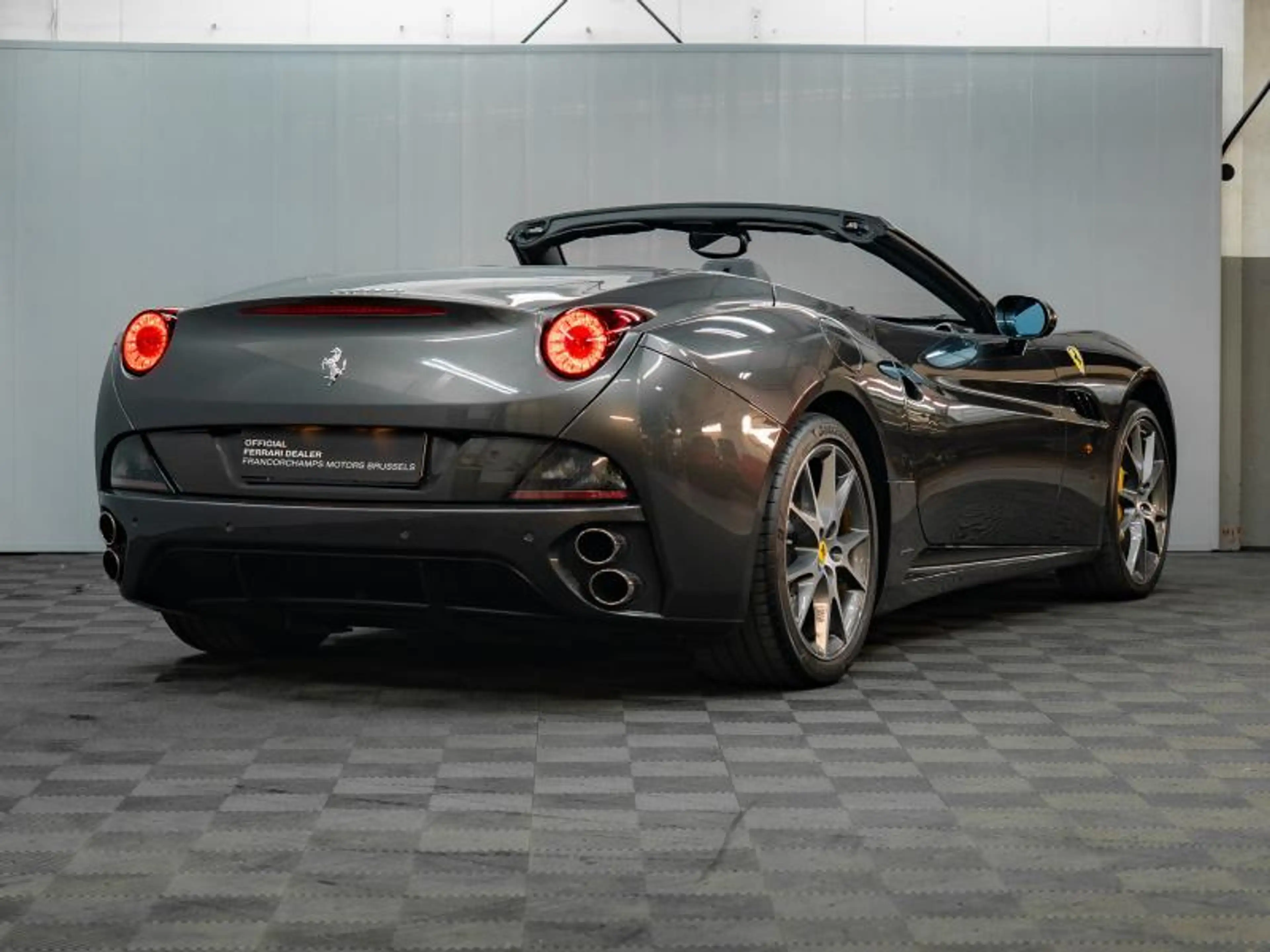 Ferrari California — photo 3
