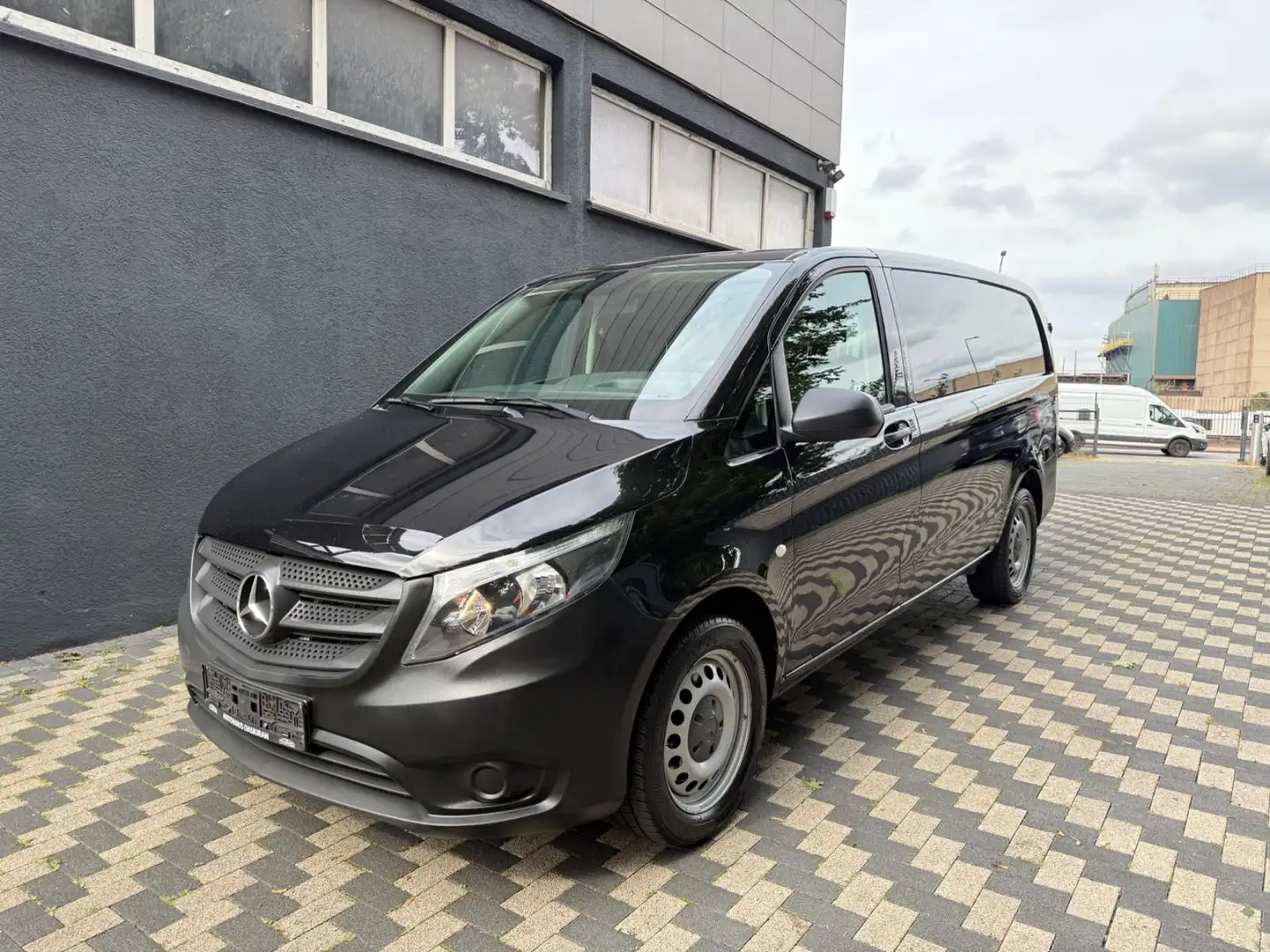 Mercedes-Benz Vito Mixto 116 Lang CDI RWD lang Navi AHK Schwarz - 1