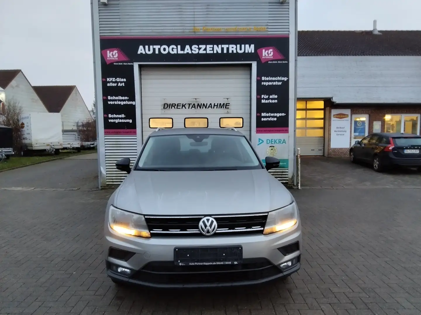 Volkswagen Tiguan 1.5 TSI ACT IQ.DRIVE/SHZG/Infotainment/PDC/ACC Grau - 2