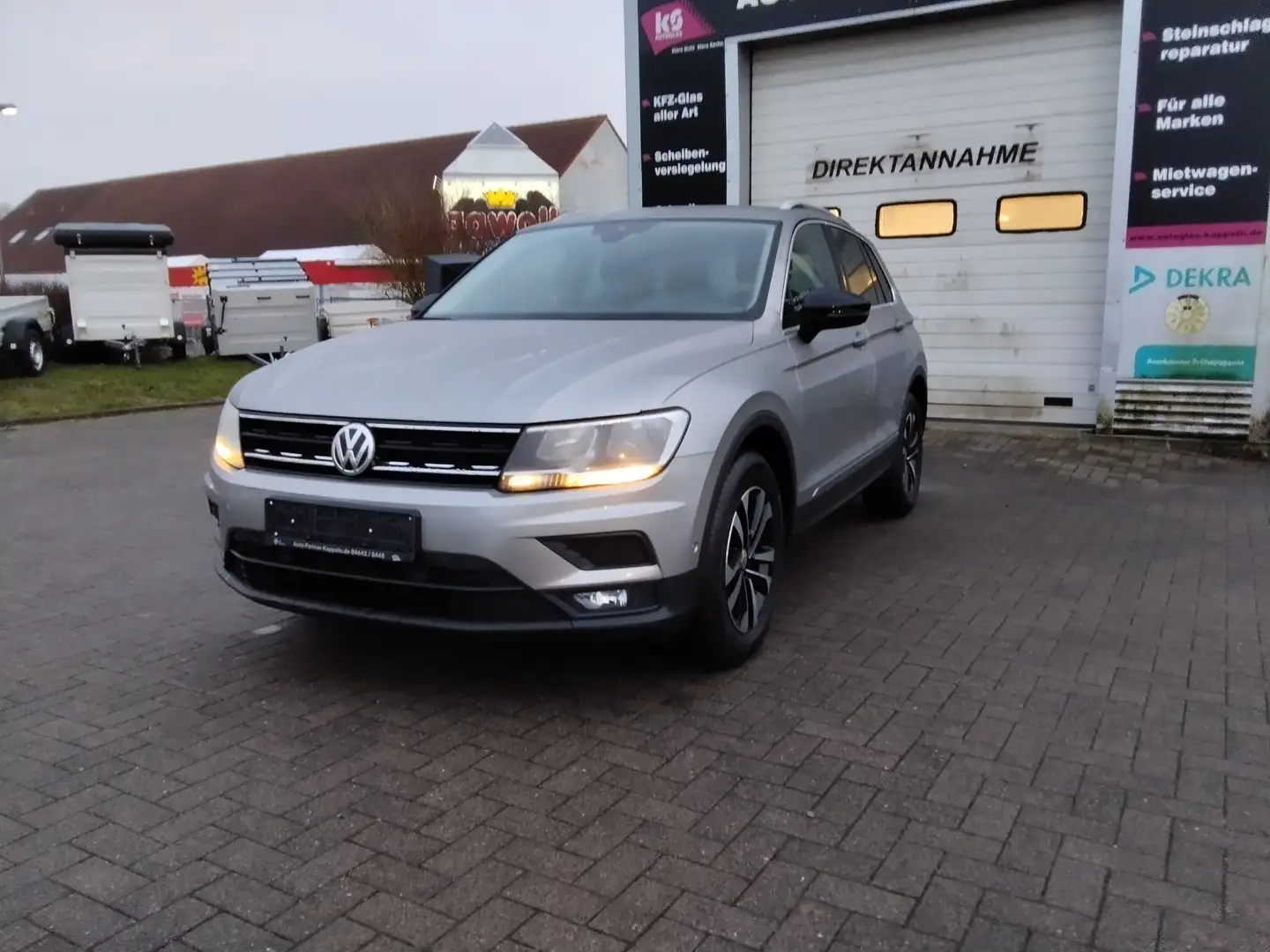 Volkswagen Tiguan 1.5 TSI ACT IQ.DRIVE/SHZG/Infotainment/PDC/ACC Grijs - 1