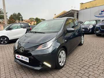 5p 1.0 x-play Automatica - Clima - Retrocamera - CarPlay