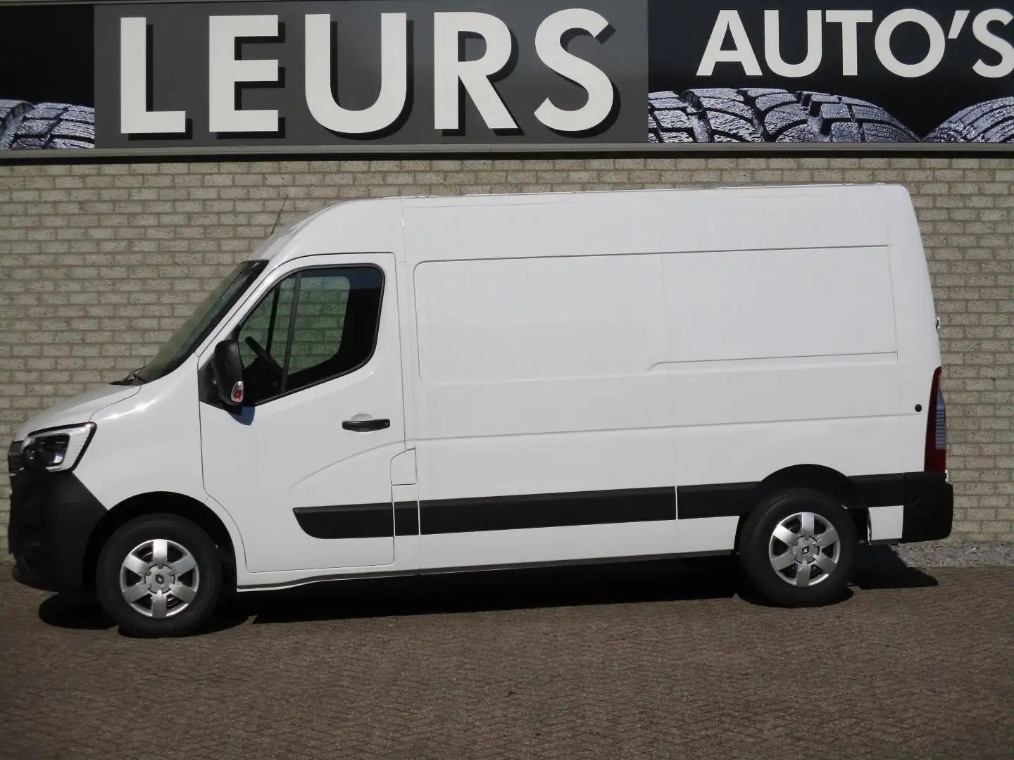 Renault Master Nieuw T35 135Pk L2H2 Navi/Camera/Trekhaak/Pdc Wit - 1