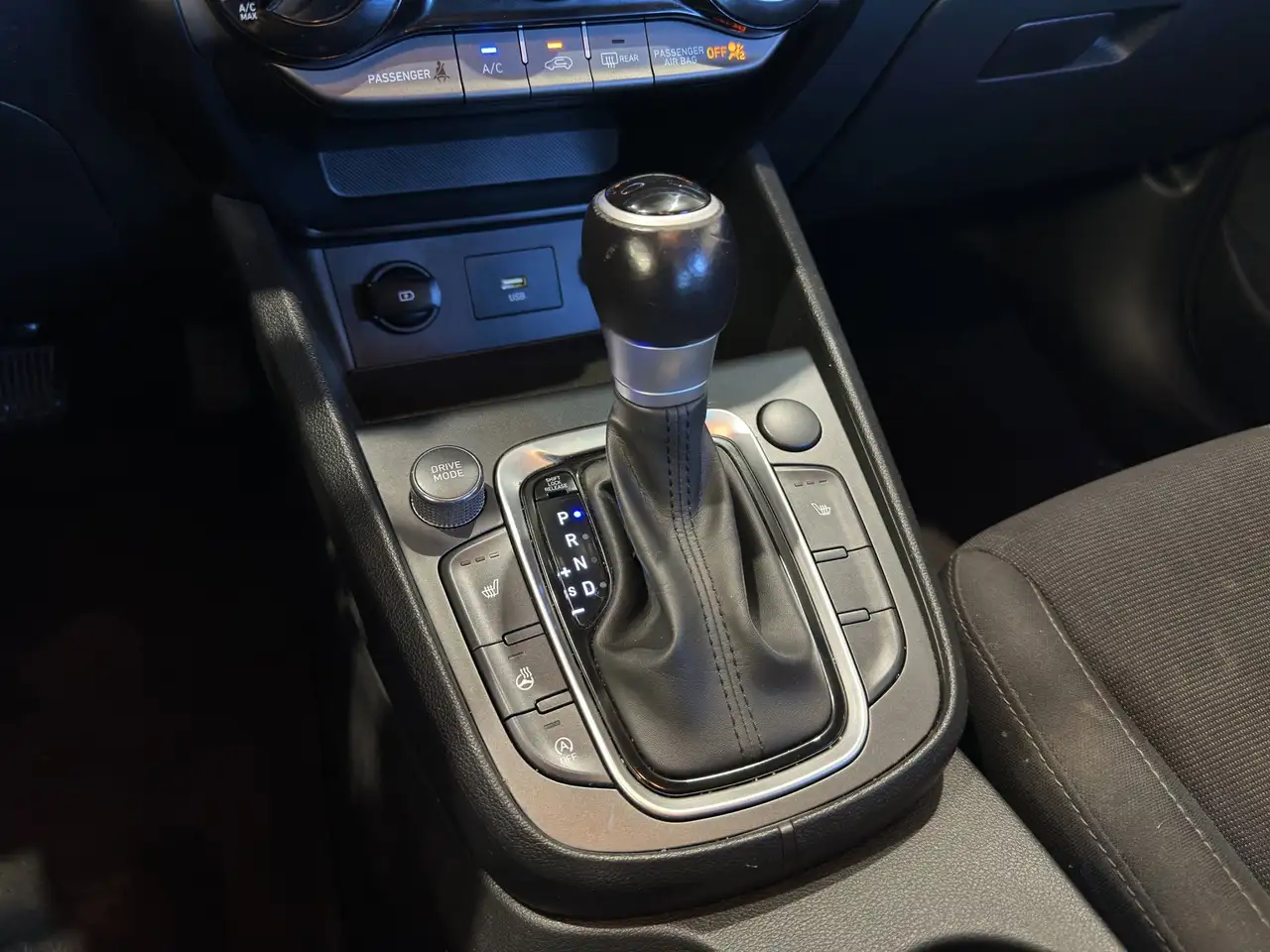 Hyundai KONA снимка Hyundai KONA