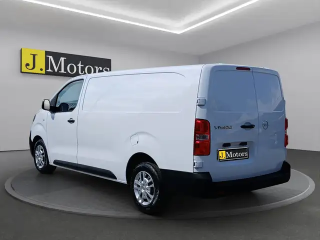 Opel Vivaro view 3