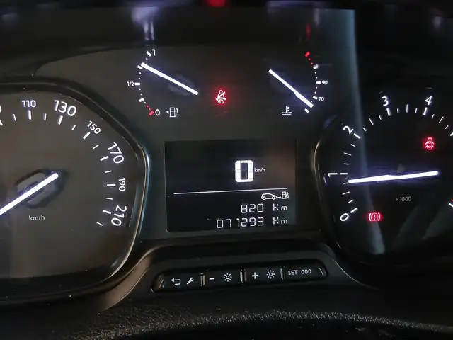 Opel Vivaro view 11