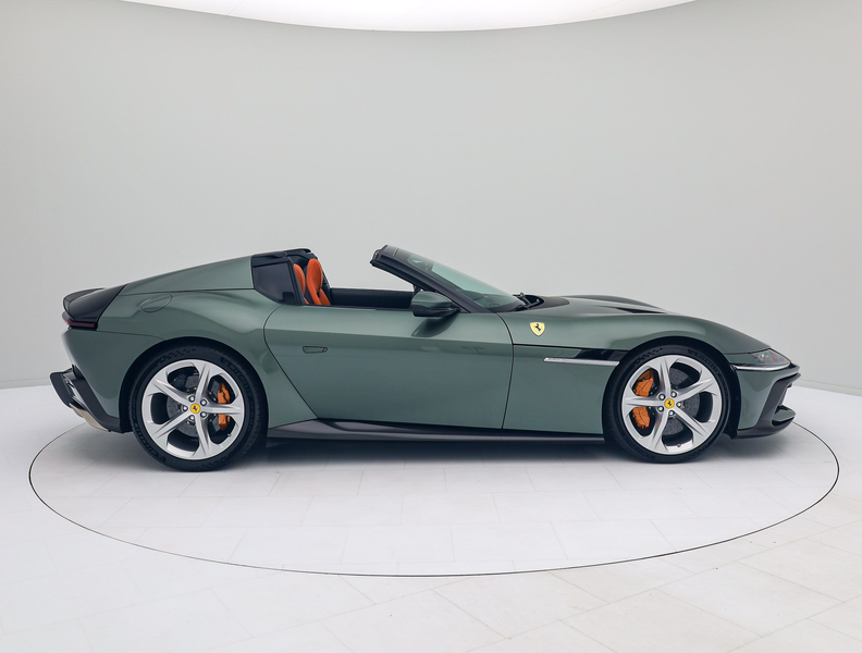 Ferrari 12 Cilindri 12Cilindri Spider - Verde Toscana - FERRARI HAMBUR — photo 7