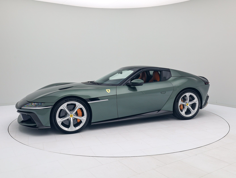 Ferrari 12 Cilindri 12Cilindri Spider - Verde Toscana - FERRARI HAMBUR — photo 15