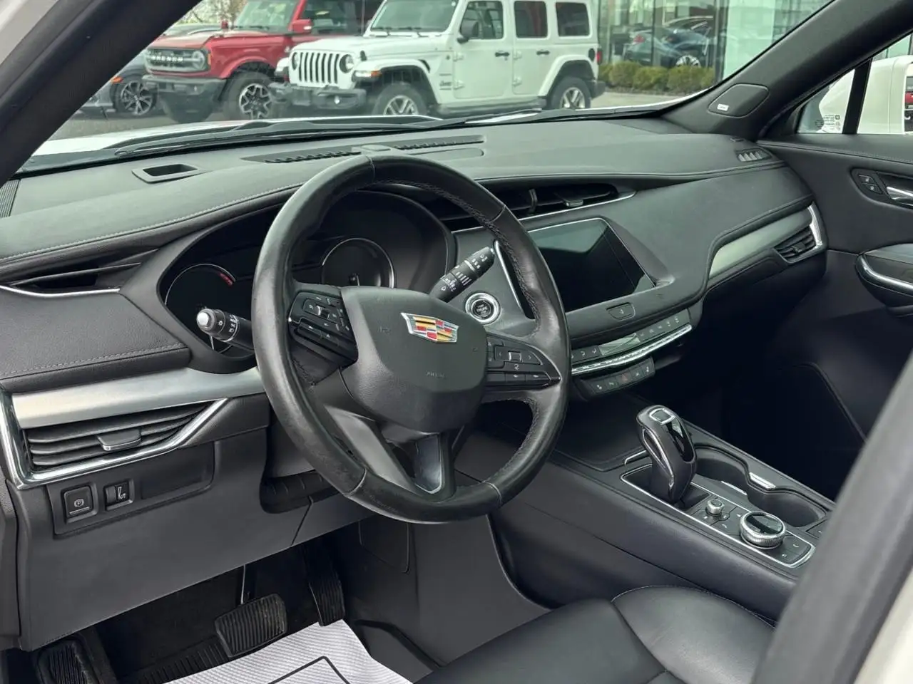 Cadillac XT4 снимка Cadillac XT4