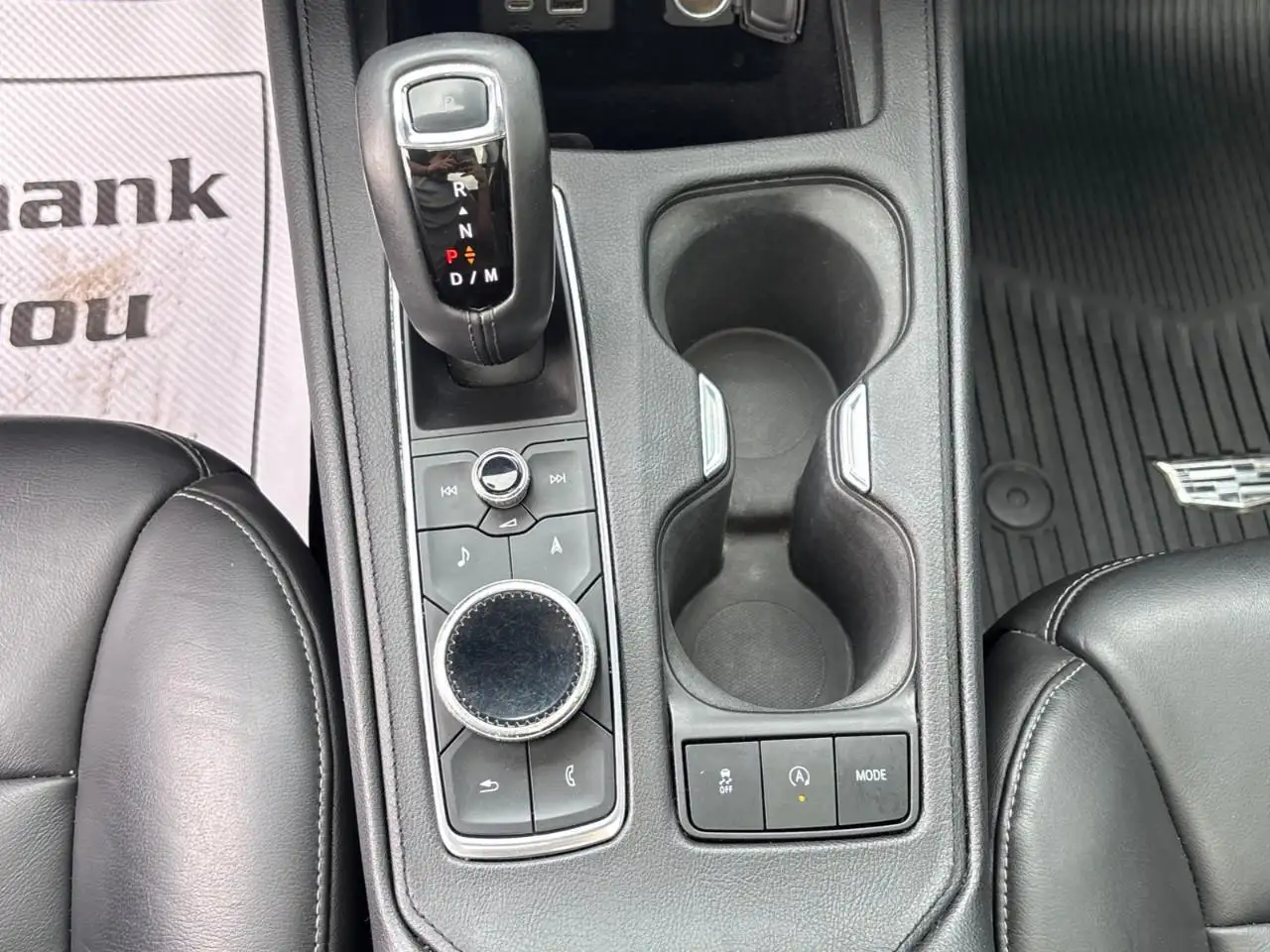 Cadillac XT4 снимка Cadillac XT4