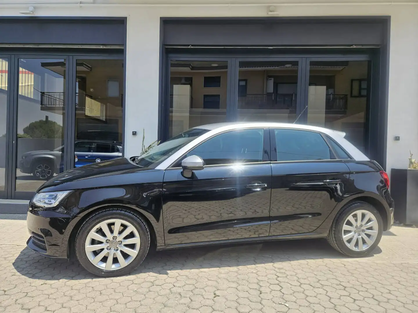 Audi A1 1.6 tdi Sport Nero - 1
