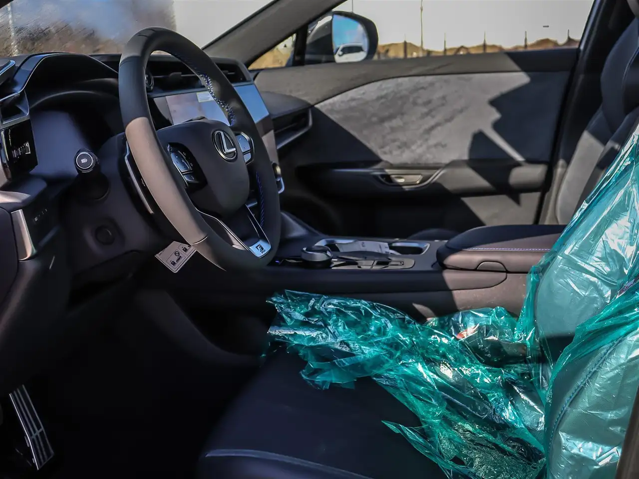 Lexus RZ снимка Lexus RZ