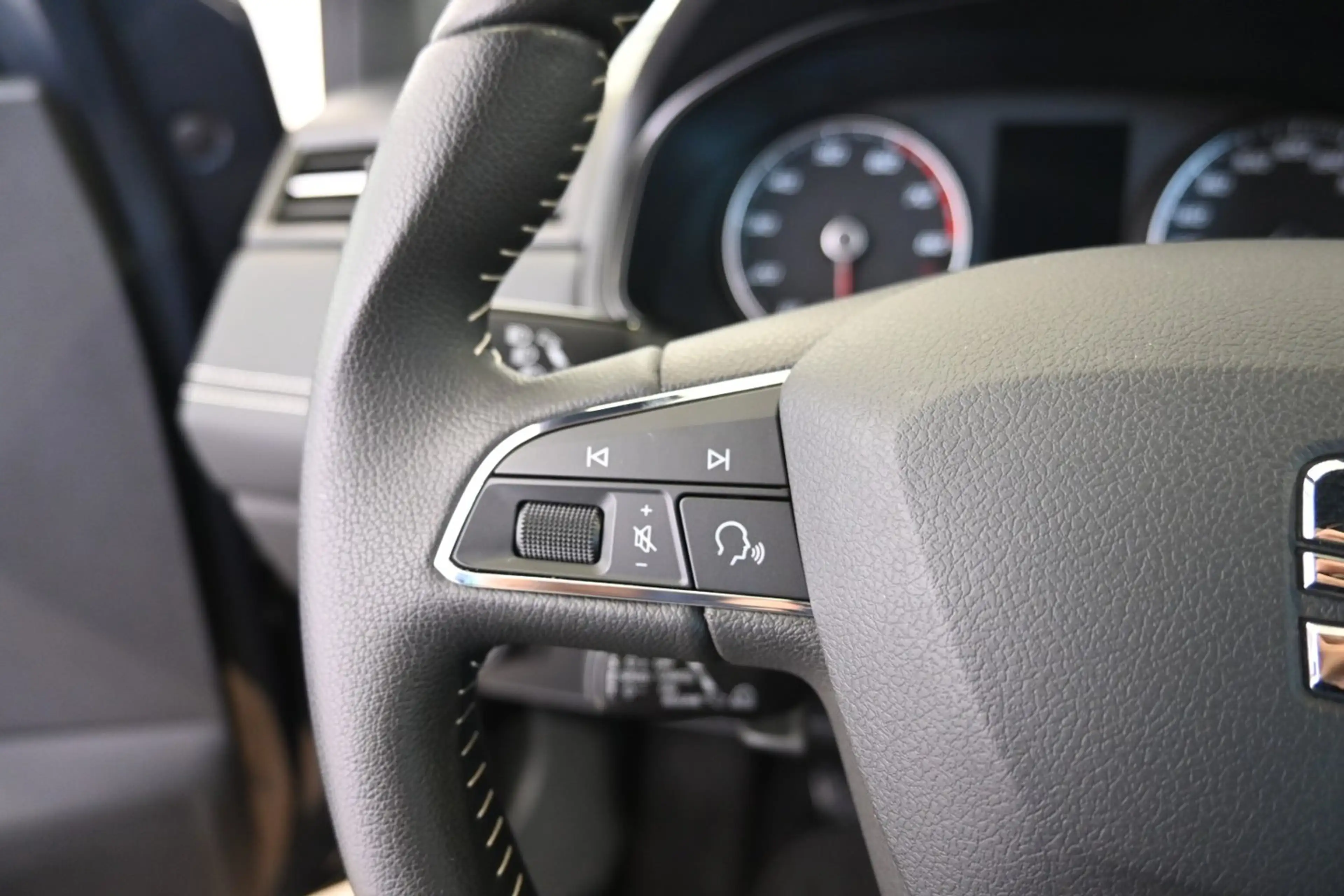 SEAT Arona Xcellence EcoTSI — photo 5
