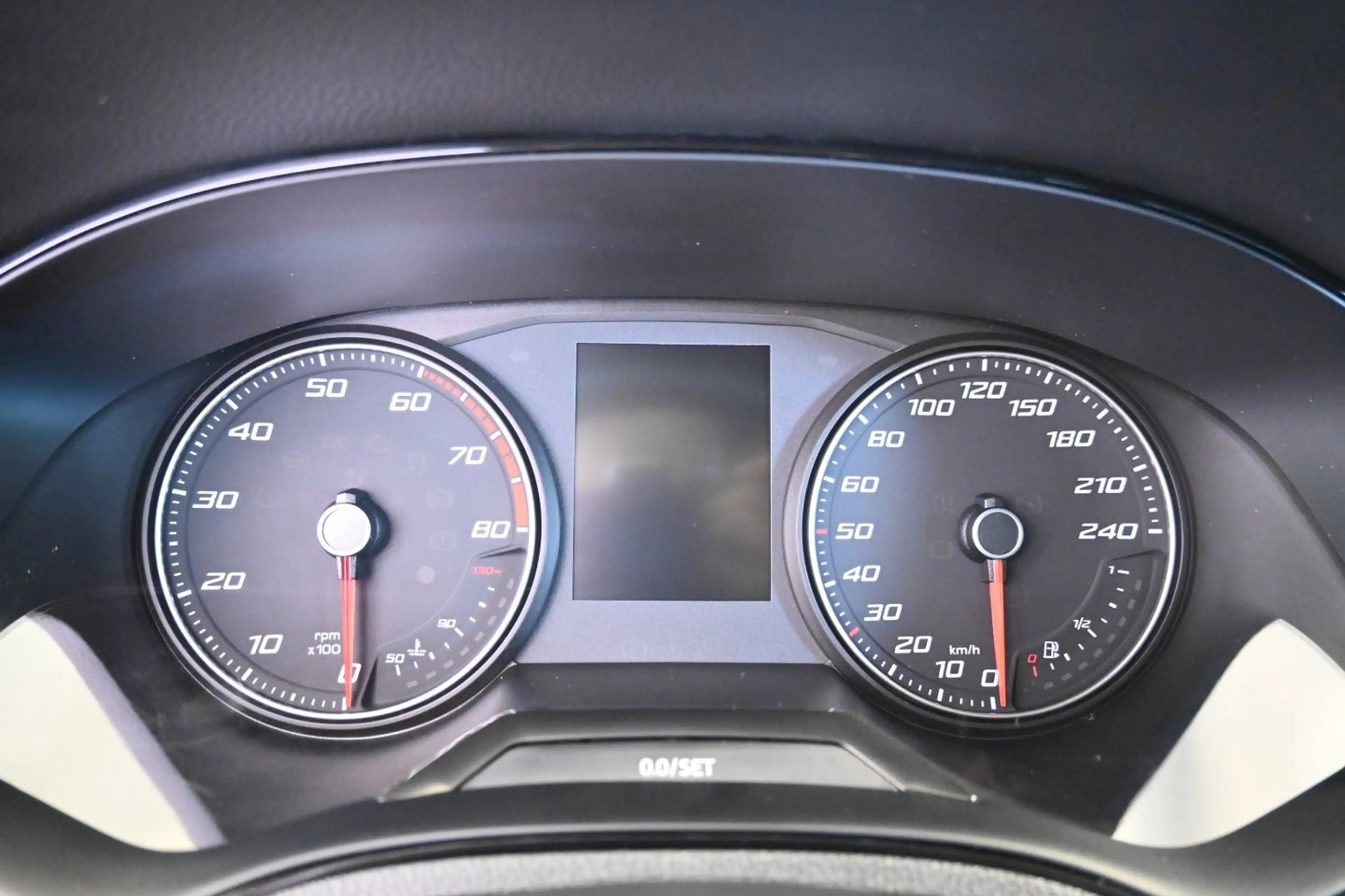 SEAT Arona Xcellence EcoTSI — photo 10