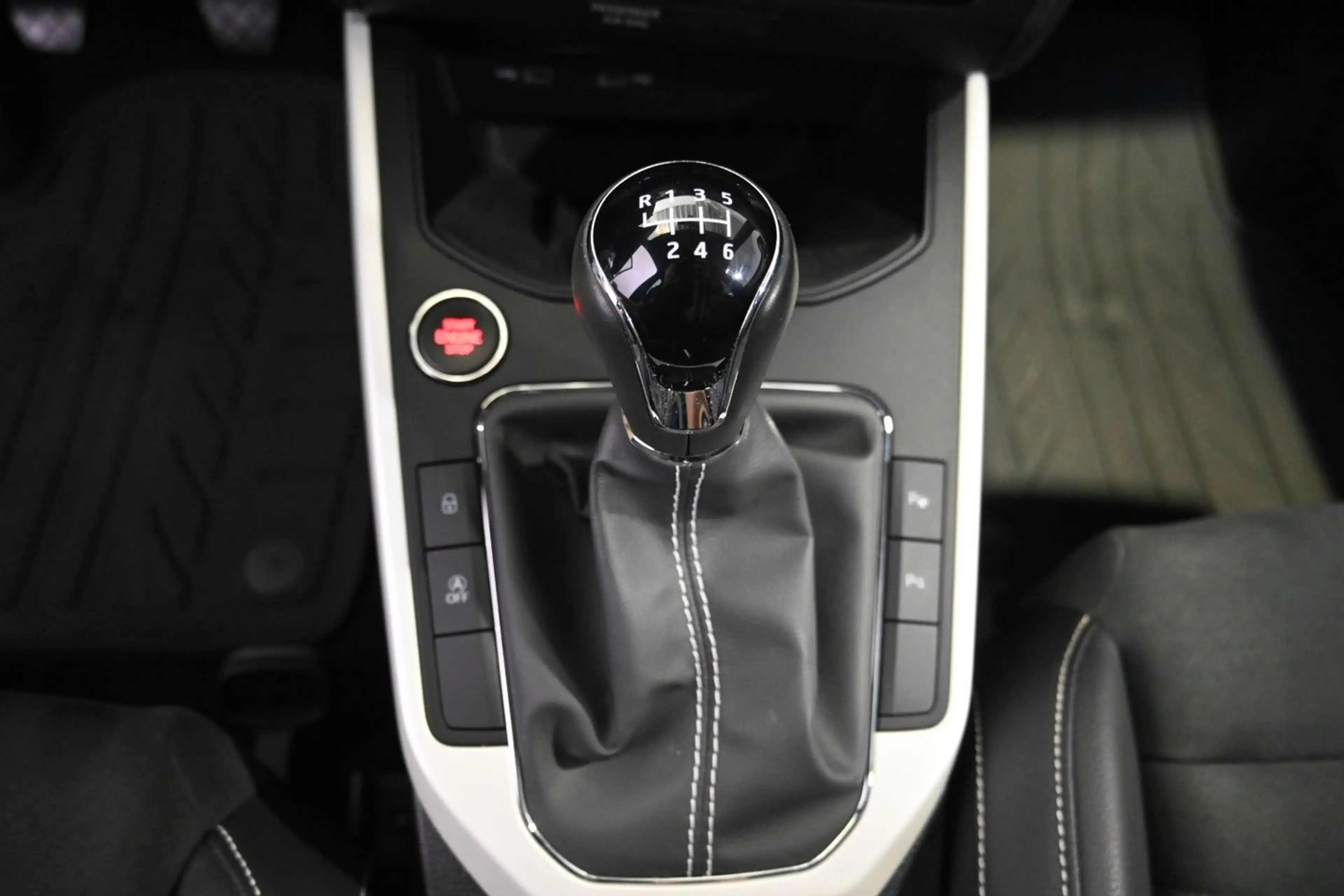 SEAT Arona Xcellence EcoTSI — photo 8