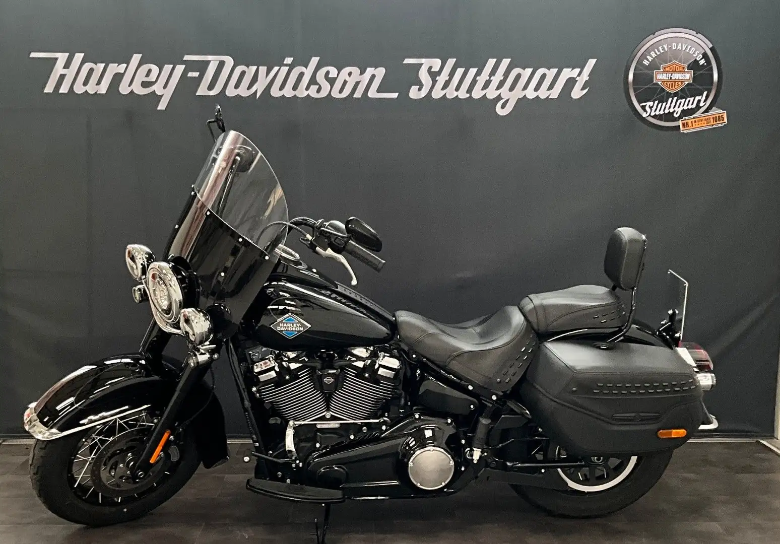 Harley-Davidson Softail Heritage FLHCS Negro - 2
