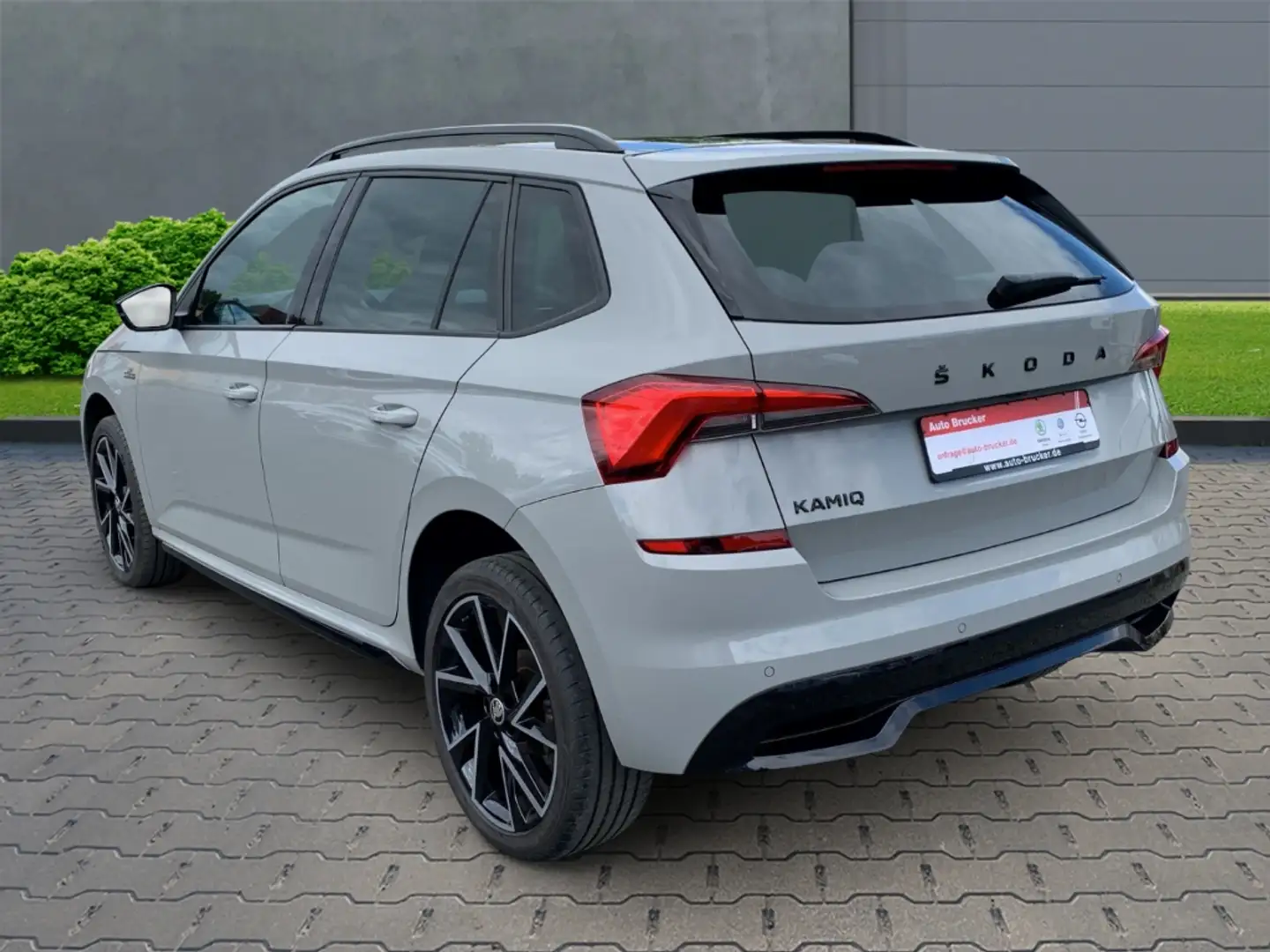 Skoda Kamiq Monte Carlo 1.5 TSI+Anhängerkupplung+Panoramadach siva - 2