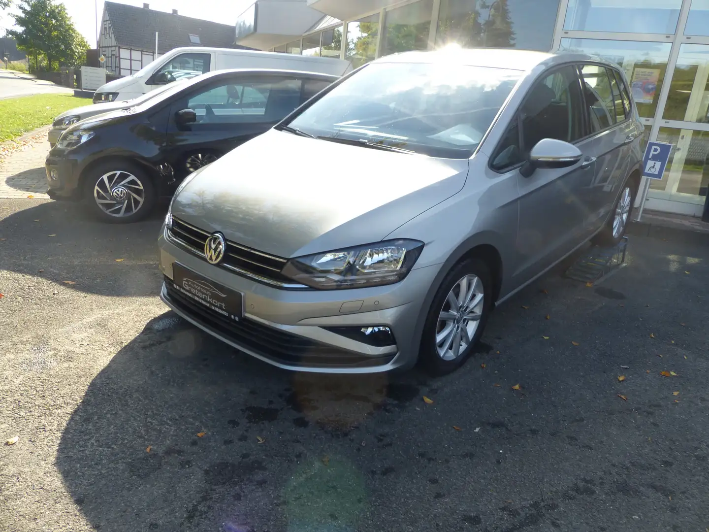 Volkswagen Golf Sportsvan Trendline, 1.Hand Silber - 1