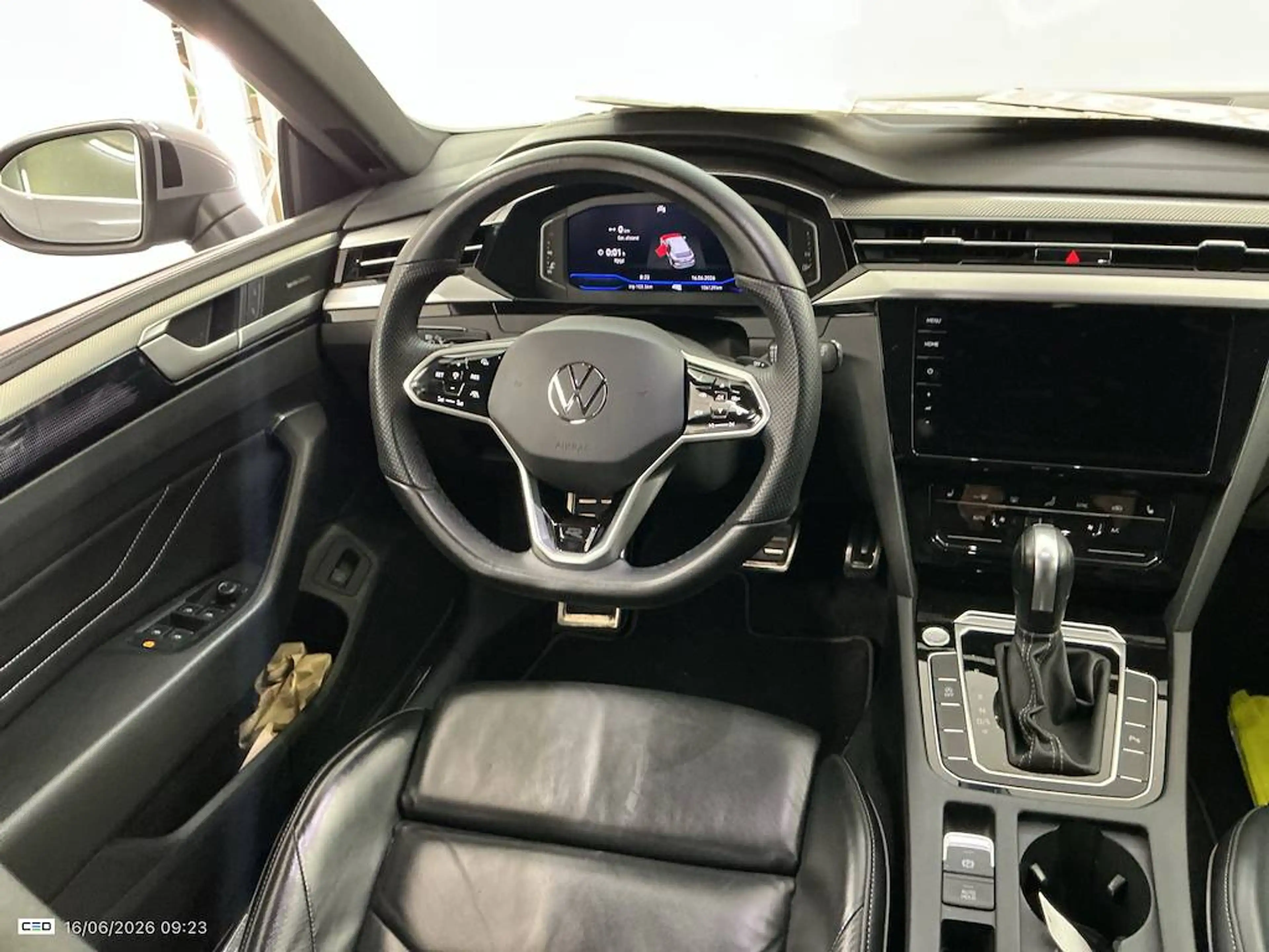 Volkswagen Arteon Shooting Brake 2.0TDi R-Line DSG *PANO-H&K-CAMERA-NAVI-ATTELAGE* — photo 9