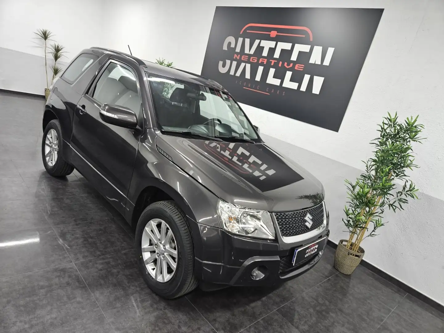 Suzuki Grand Vitara 2.4L JLX-E City Aut. - 1