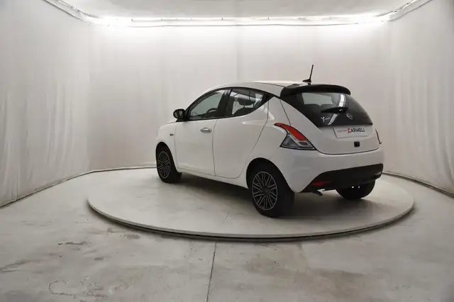 Lancia Ypsilon view 3