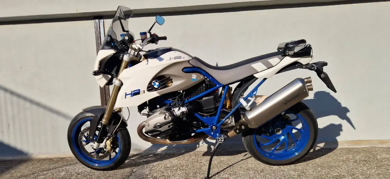 BMW HP 2 Megamoto