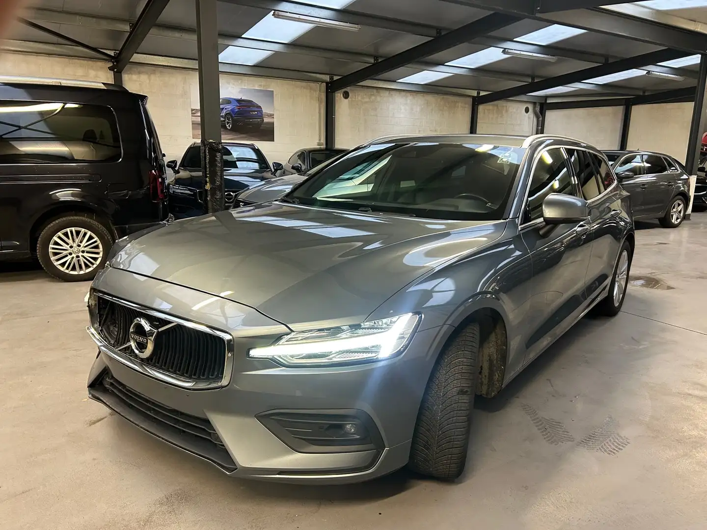 Volvo V60 V60 2.0 D3 Gris - 2