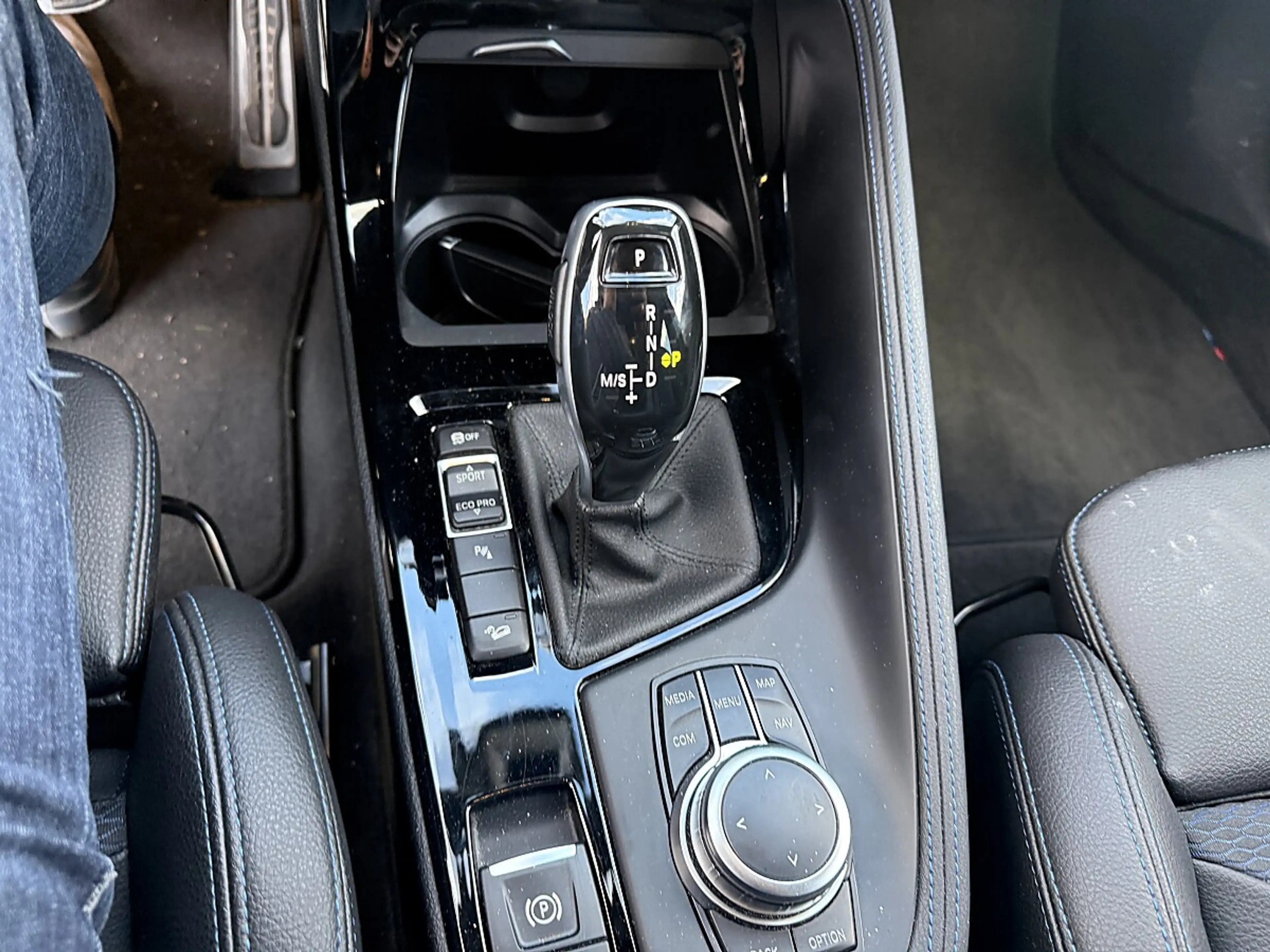 BMW X2 xDrive18d — photo 12