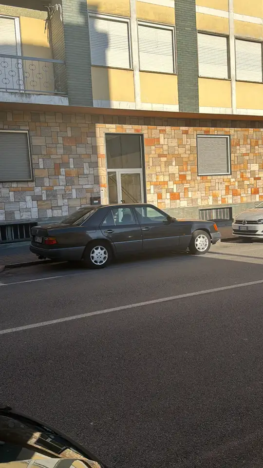 Mercedes-Benz 200 Avantgared, foto 2