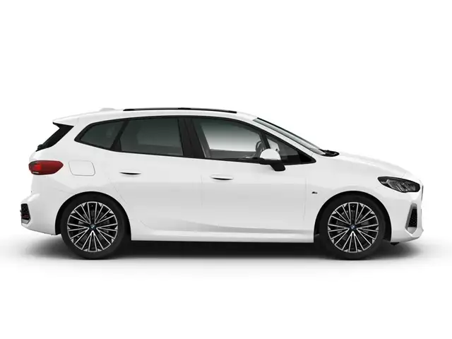 BMW 2 Series view 4