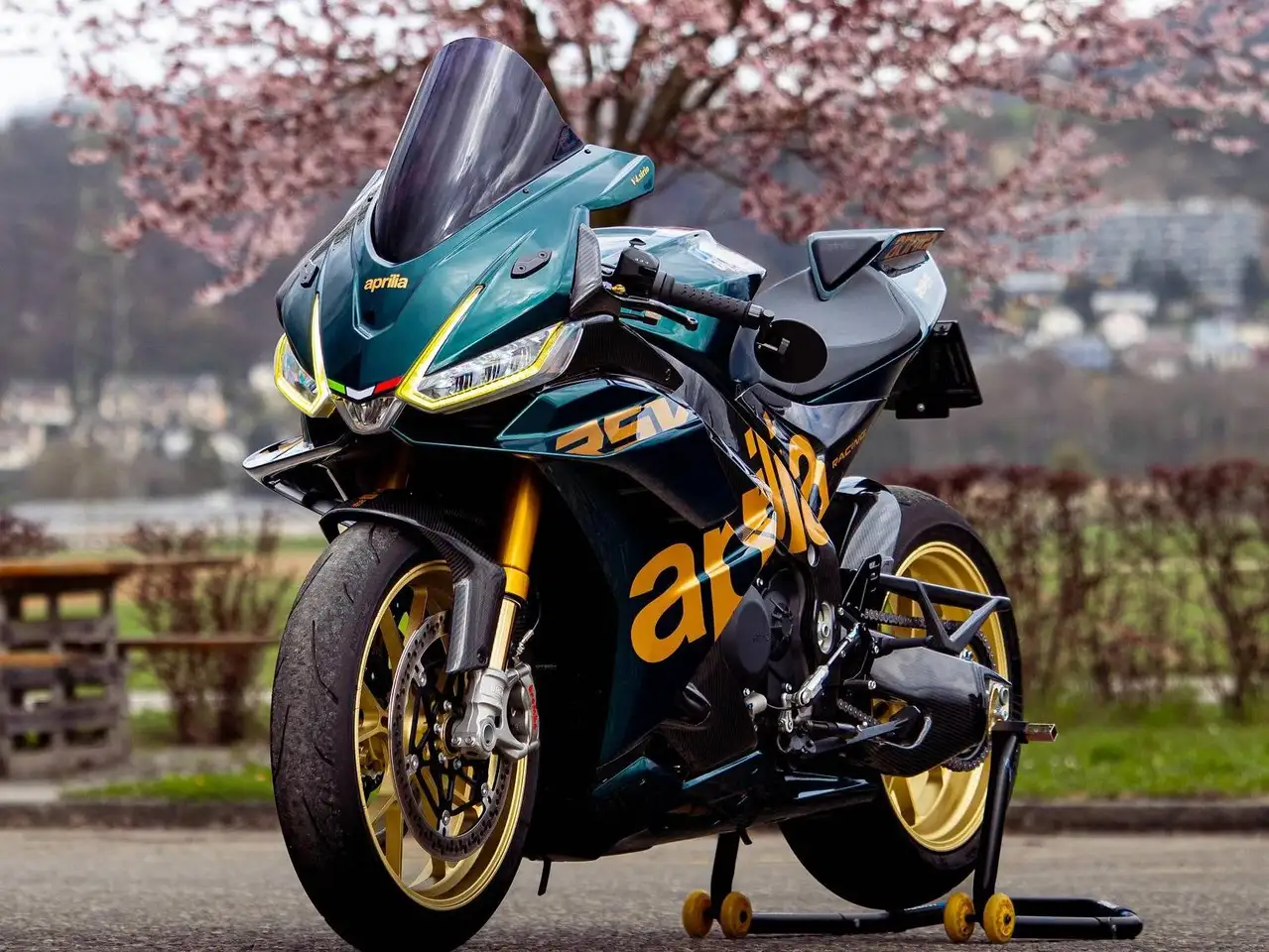Aprilia RSV4