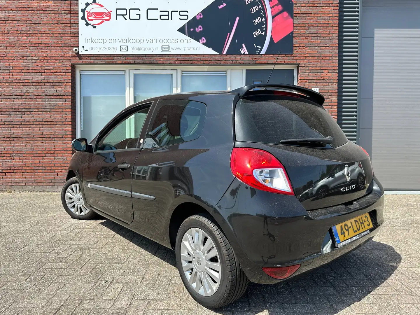 Renault Clio 1.2 Special Line / Navi / Airco / 5DRS / NAP Noir - 2