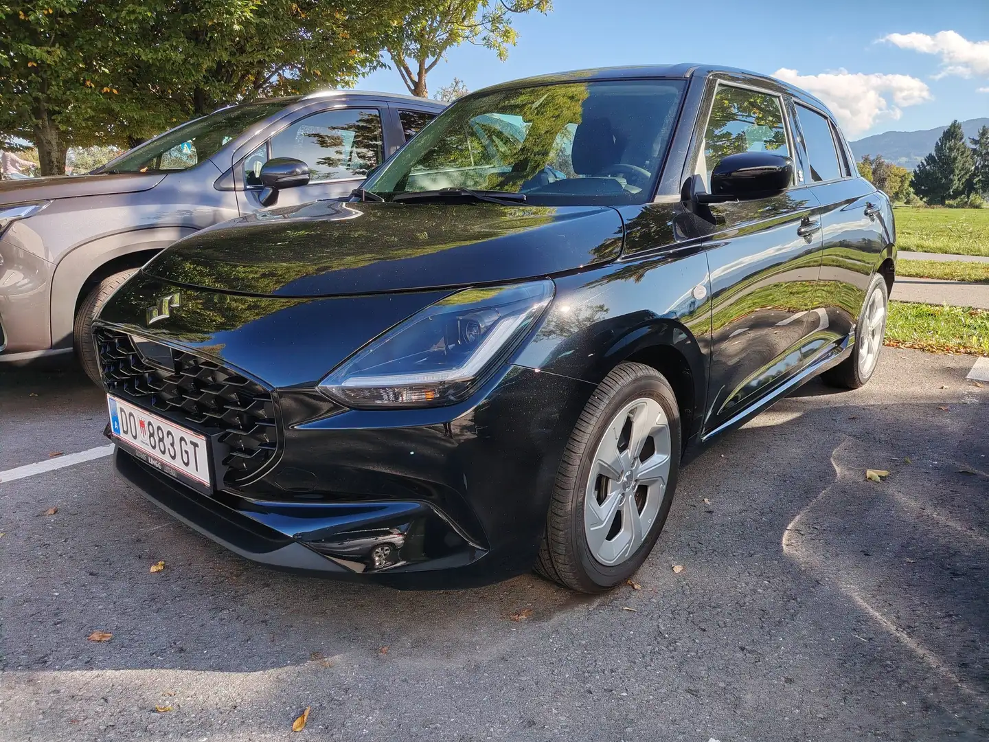 Suzuki Swift 1,2 Hybrid shine Schwarz - 1