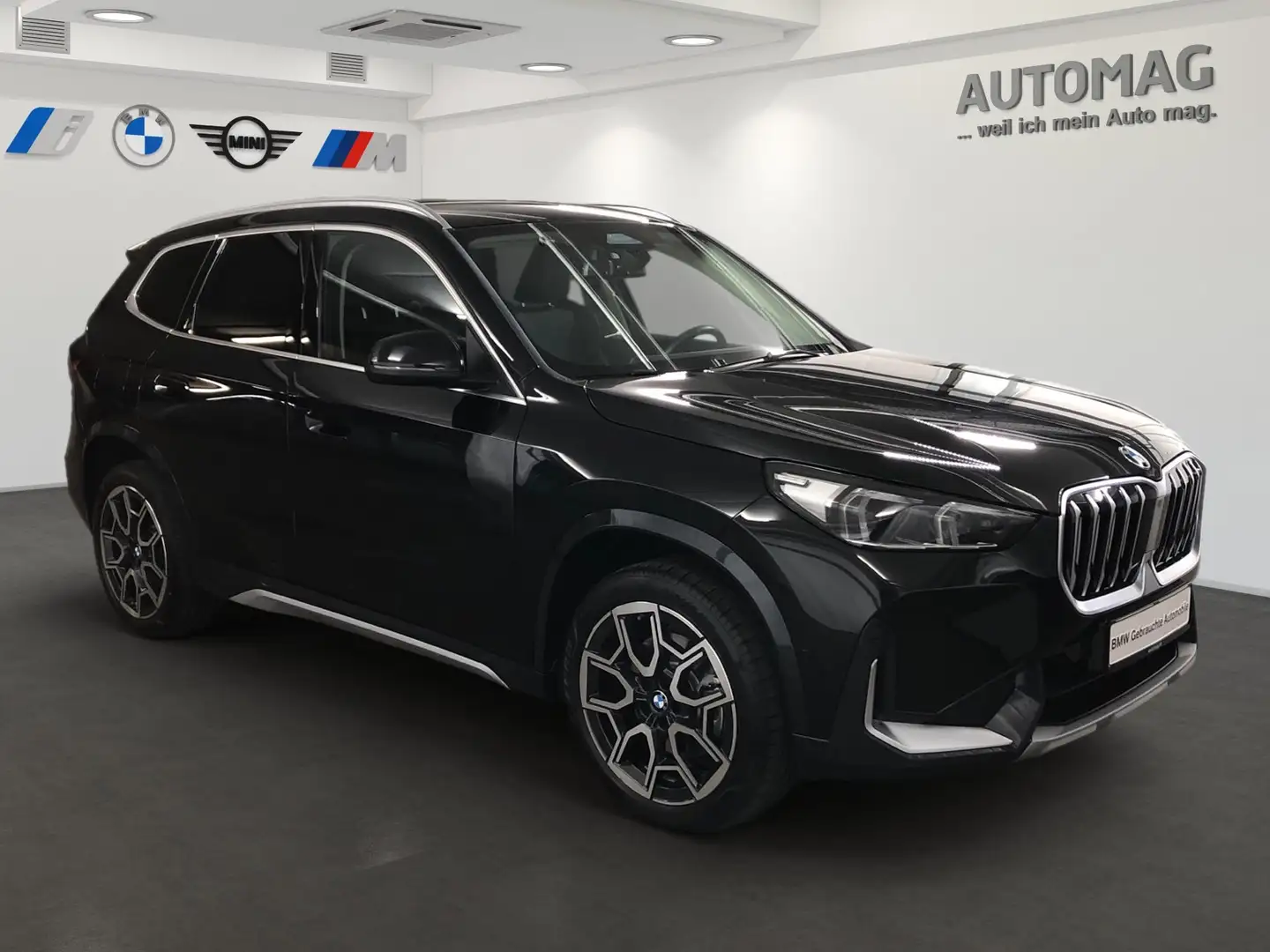BMW X1 sDrive20i X-Line*DriveAssist*AHK*ad.LED*Komfortzug Schwarz - 2