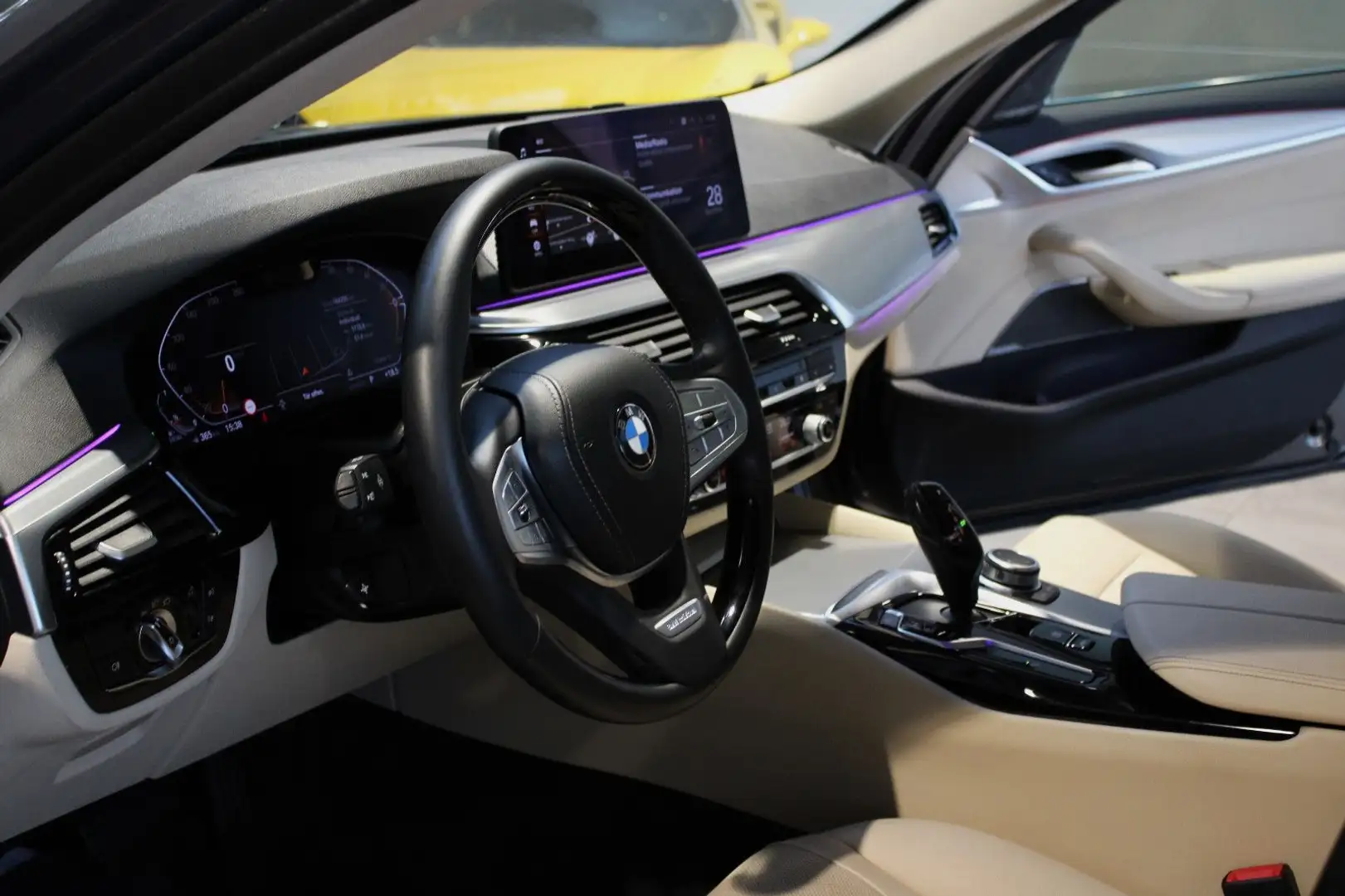 BMW 520 D LIM. XDRIVE INDIVIDUAL/SOFT/LEDER/HIFI/GSHD Gris - 2