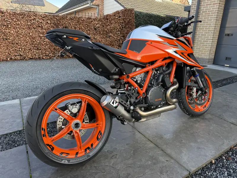 KTM 1290 Super Duke R - foto 3