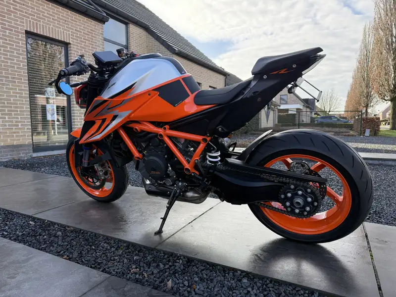 KTM 1290 Super Duke R - foto 6