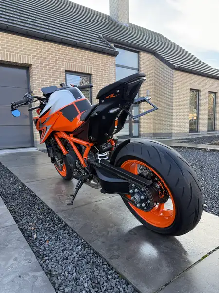 KTM 1290 Super Duke R - foto 5