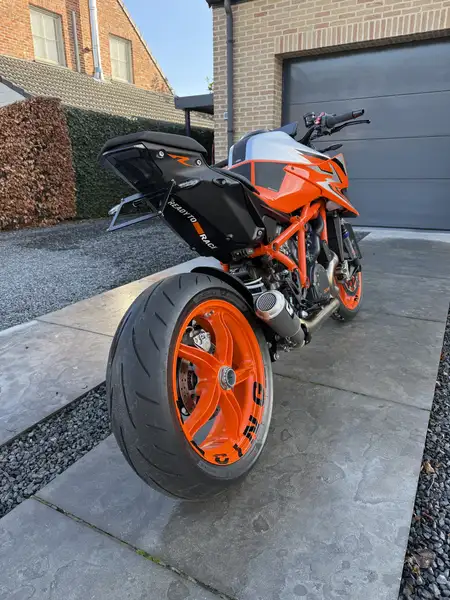 KTM 1290 Super Duke R - foto 4