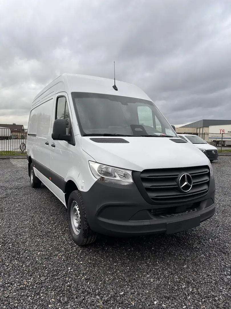 Mercedes-Benz Sprinter 319 CDI GB L2 RWD 9G-TRONIC 3.5T Blanc - 1