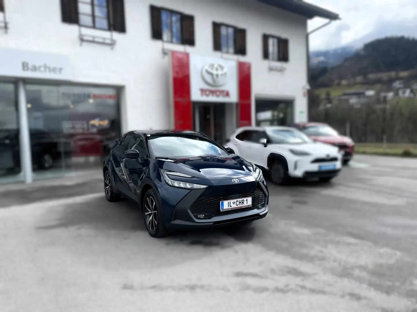 Toyota C-HR 2,0 VVT-i Plug-In Hybrid Active Drive Blu/Azzurro - 2