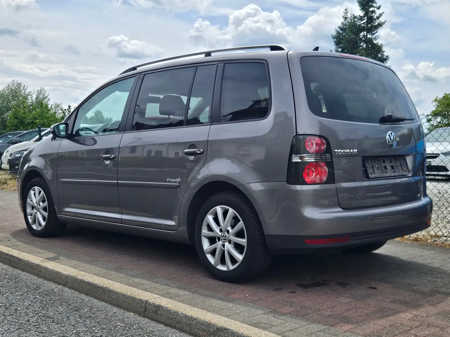 Volkswagen Touran Freestyle 1.Hand Steuerkette neu 8xReifen TopZust Grey - 2