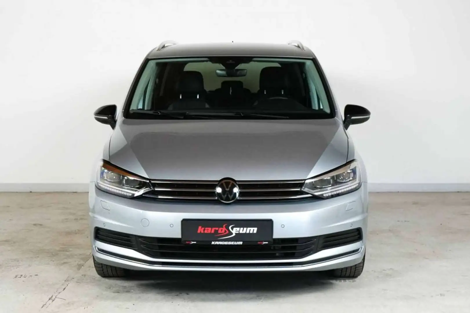 Volkswagen Touran Comfortline Aut. | FAMILIENKOMFORT | 7Sitze Silber - 2