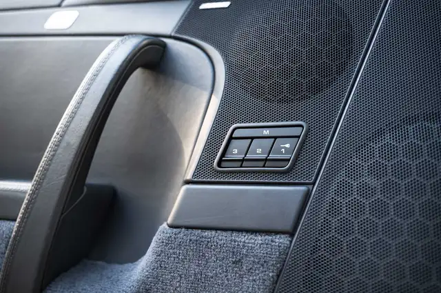 Porsche 911 view 10