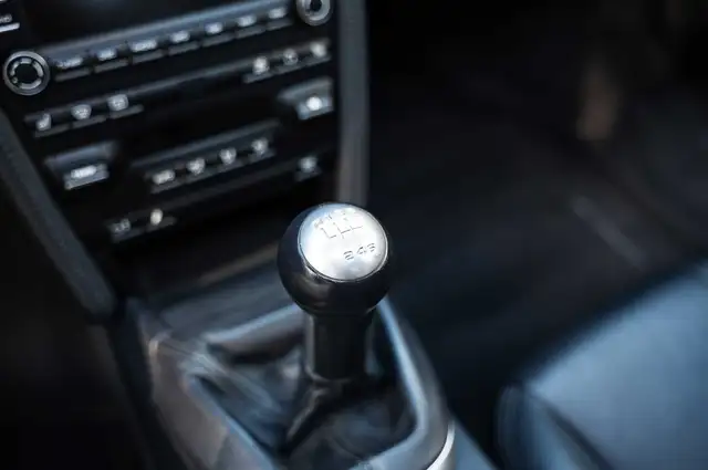 Porsche 911 view 8